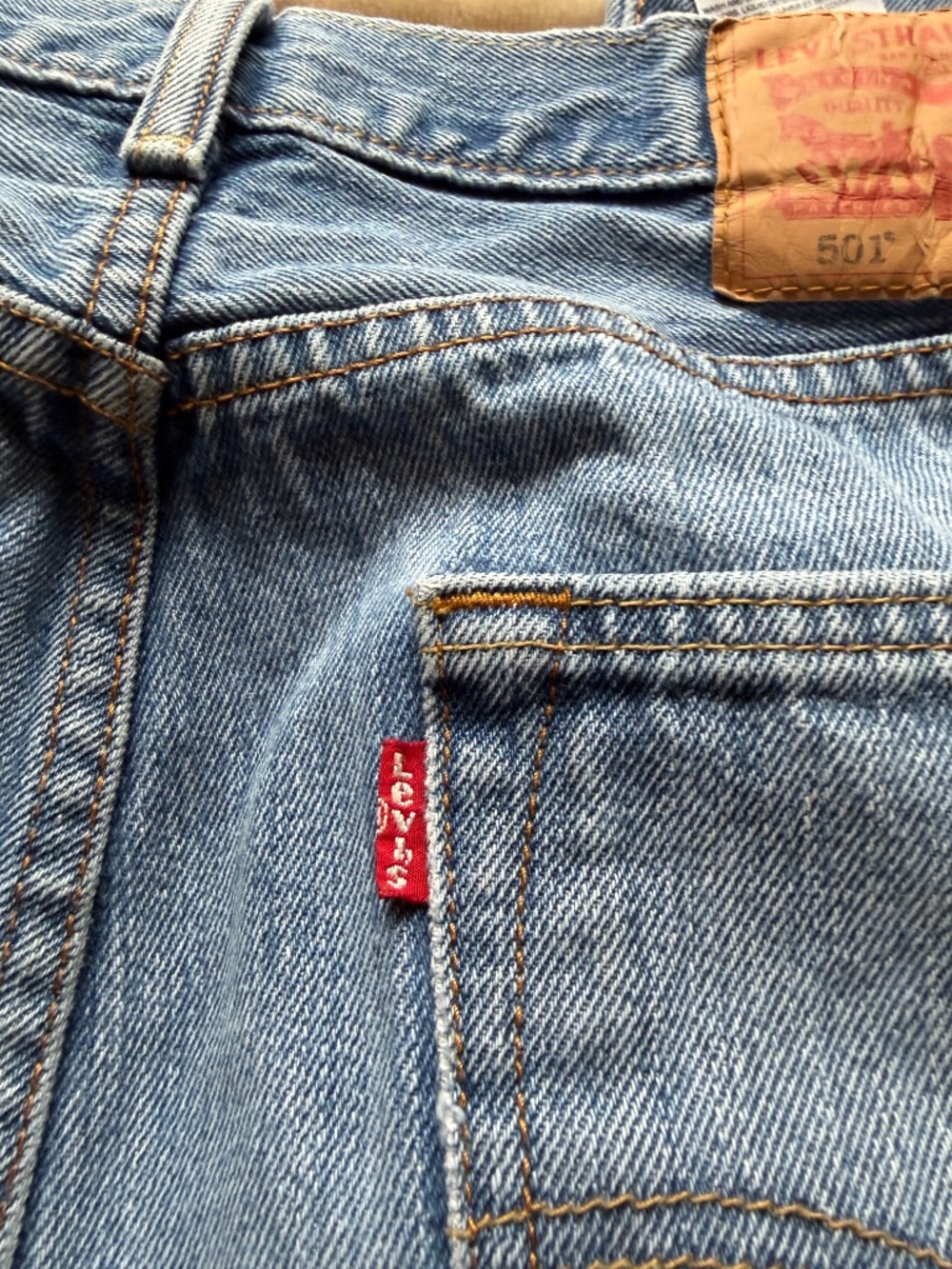 Levi's 501 Original Fit Jeans 33x36 Light Wash Button Fly Straight Leg